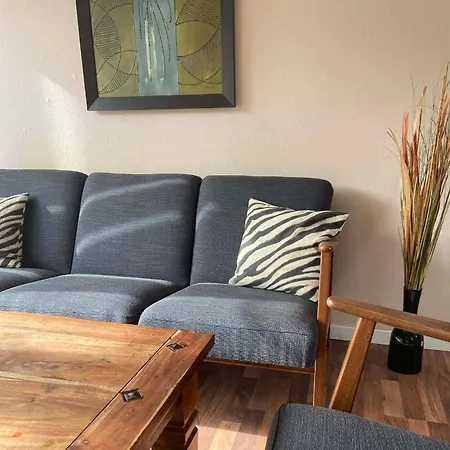 Country Flat Apartment *